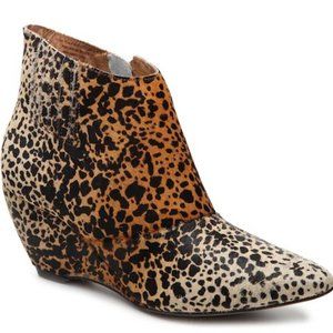 COPY - MATISSE NUGENT WEDGE BOOTIE - Leopard Print Size 9
